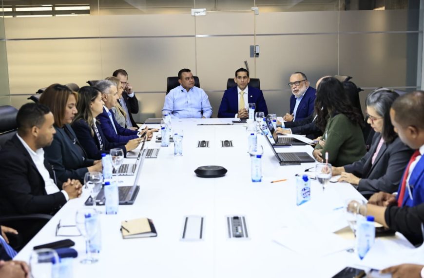 Autoridades del SNS y SeNaSa sostienen reuni&oacute;n de planificaci&oacute;n para garantizar cobertura integral a los afiliados